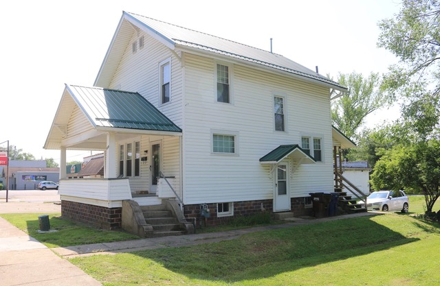 Charming 3-bedroom house with WiFi and AC in Athens