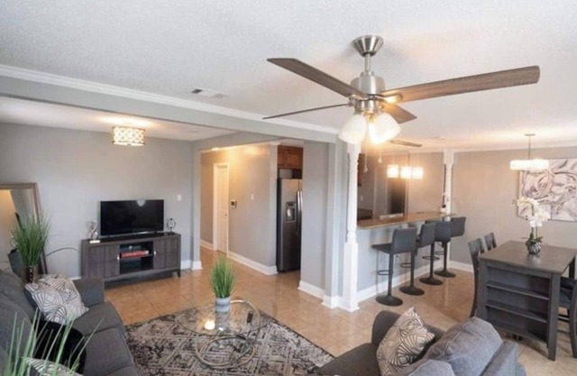 Charming 3-bedroom house in Kenner- Safe. 15 mins to NOLA- Near MSY Airport
