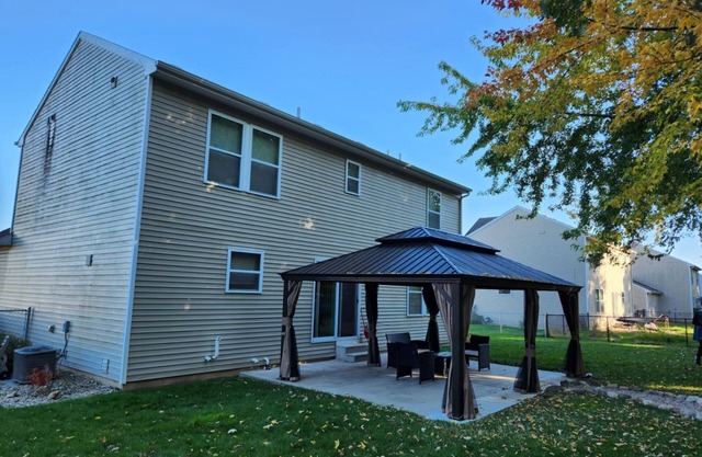 Charming 3-bedroom pet friendly house with fitness room,WiFi in nice Kalamazoo.