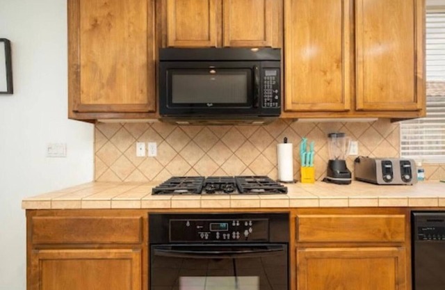 Charming 3-bedroom house in lovely Bakersfield with WiFi, AC