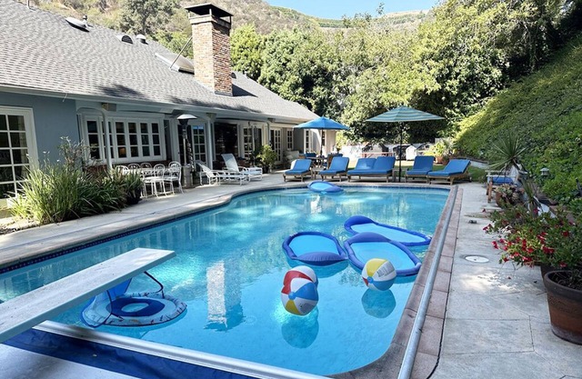 Charming 3 Bedroom, 4 Bath Home in Bel Air, Los Angeles, With Pool - Near UCLA