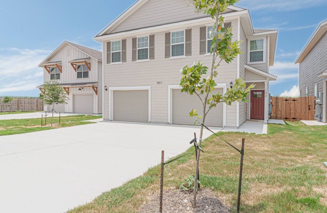 Charming 3-bedroom townhome in San Antonio with WiFi and AC