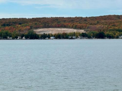 Charming 3 BR Lakefront Cottage - Gateway to Platte Lake & Sleeping Bear Dunes!