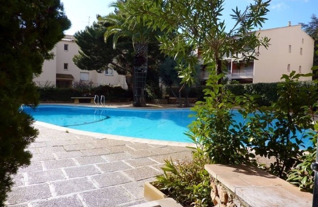 Charming 3-room apartment 250 meters from Bandol's beaches and coves!