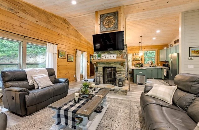Charming 3BR Cabin w/Hot Tub + Fire Pit Near WCU