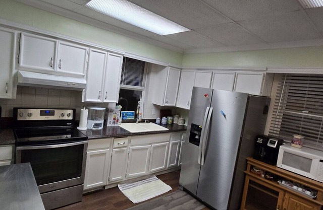 Charming 4-Bed, 1.5-Bath Home in Central Akron