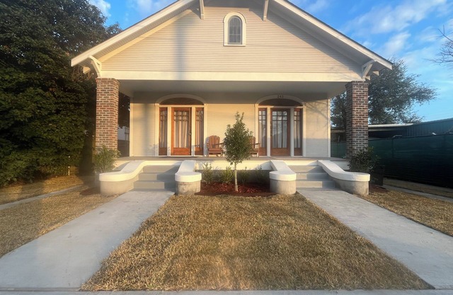 Charming 4-bedroom house with WiFi and AC close to French Quarter