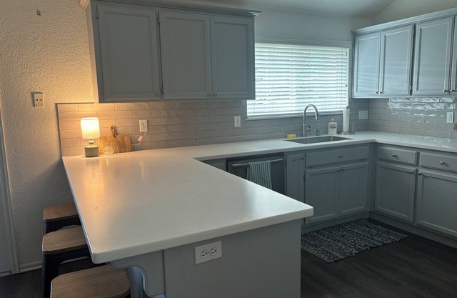Charming 4-bedroom house in Norman 1.5 miles from the stadium.