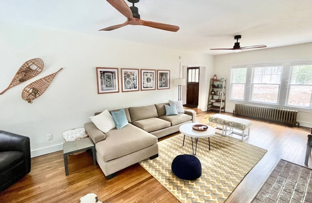 Charming 4-bedroom Private Home on 5 Acres of Land with Open Mountain View’s