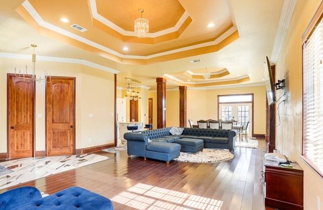 Charming 4-bedroom bungalow with WiFi and AC in vibrant New Orleans
