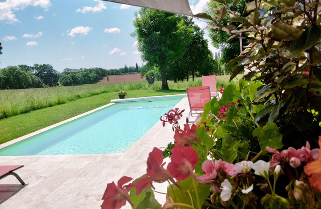 Charming 4* studio with heated pool in the heart of the countryside