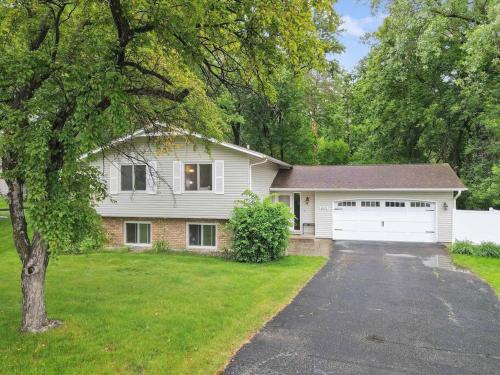 Charming 5 Bd house in cul-de-sac