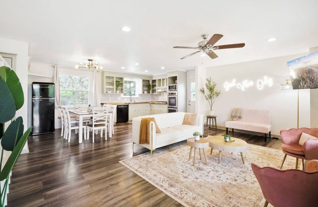 Charming 5bd/4ba 15mi BNA 7mi Broadway 6mi Vandy