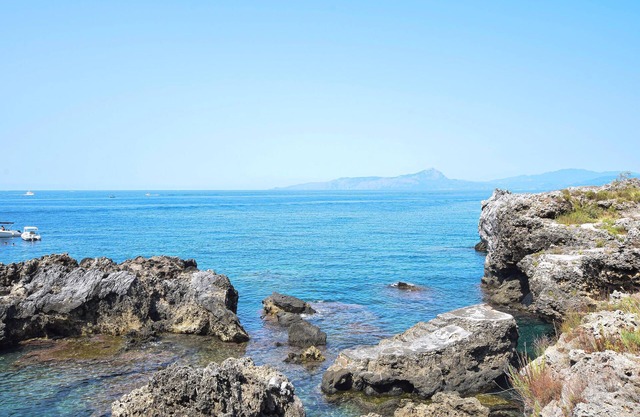 Charming aesthetically beautiful cottage with sea view and cozy terrace.