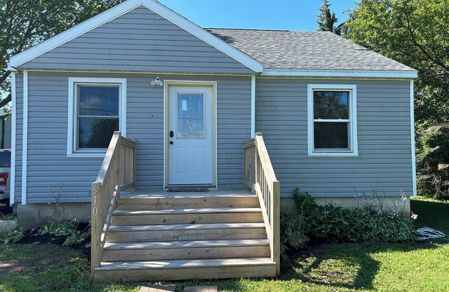 Charming Algoma retreat - 10 min. Walk to the Beach