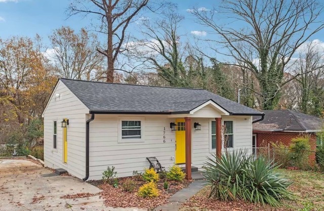 Charming and Modern 2BR Cottage