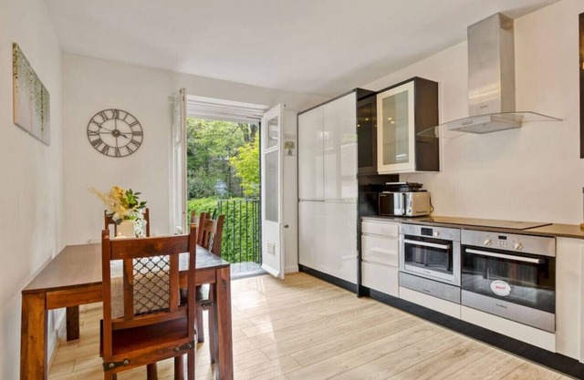Charming Apartment Earls Court