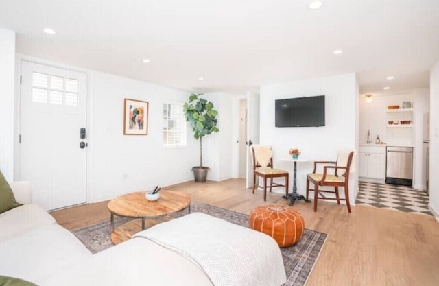 Charming Apartment in Historic Grant Park Homenn