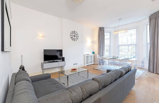 Charming Apartment in Kensington