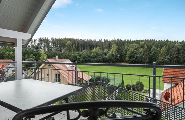 Charming Apartment “Merk” in a Quiet Area with Wi-Fi, Balcony & Garden