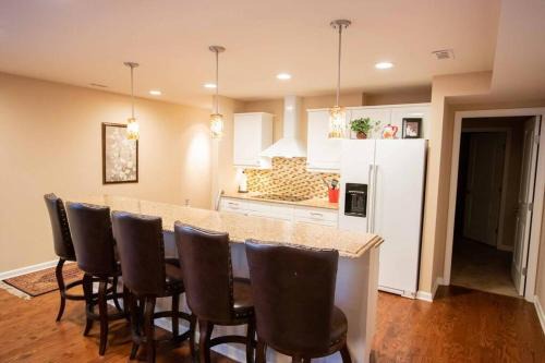 Charming Apartment on Oak