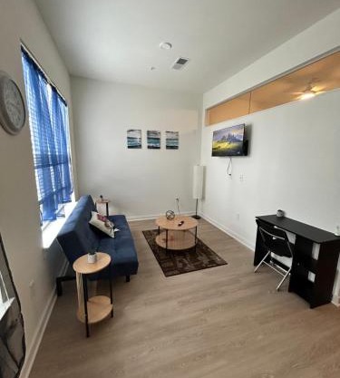 Charming beauty, Queen bed, Sky Lounge