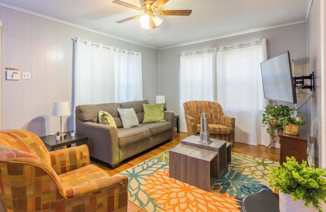 Charming Bungalow with Keyless Entry