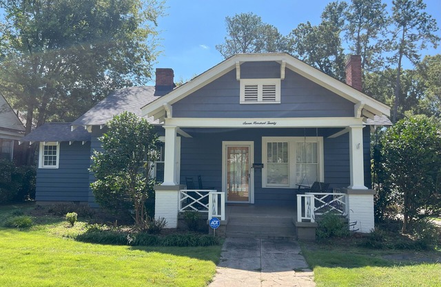 Charming Bungalow with rocking chair front porch in the heart of Anderson!