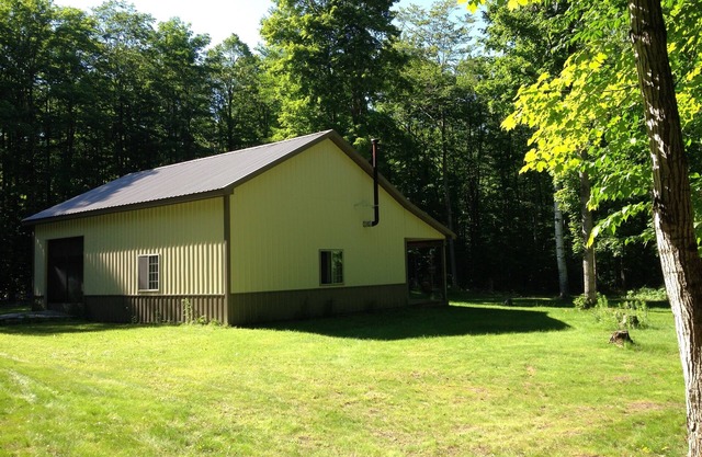 Charming Cabin, 6 miles from Mackinac Bridge, sleeps 6 on 10 secluded acres n