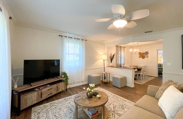 Charming Cat Cottage by Walking Trails - Near DWTWN Acworth - Kid Friendly