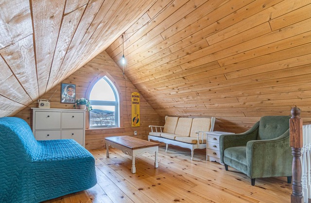 Charming centennial farmhouse minutes away from Mont-Tremblant