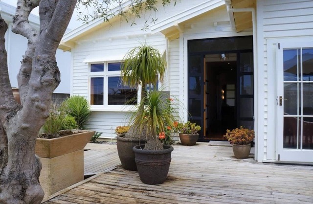 Charming Coastal Bungalow in New Plymouth