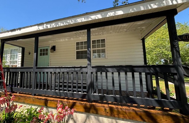 Charming Coastal 3-bedroom house near downtown waterfront in Morehead City