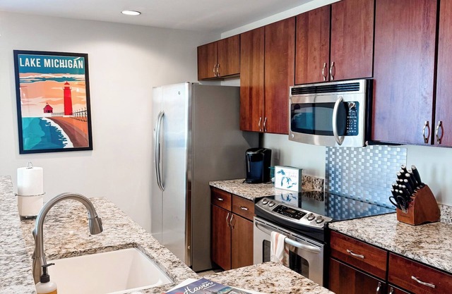 Charming Condo Near Downtown Grand Haven!