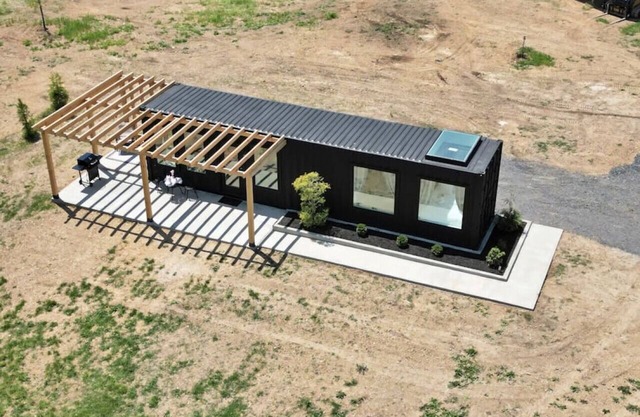Charming Container Getaway Amidst Rural Serenity