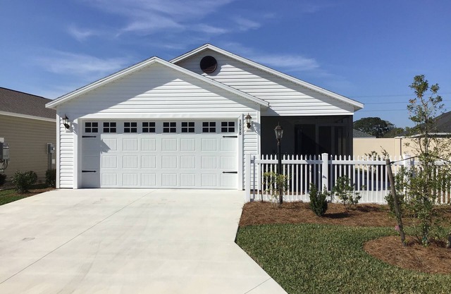 Charming Corner Home w/Electric Golf Cart, BBQ Grill, & Stylish Comforts