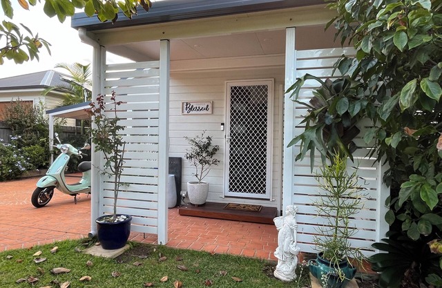 Charming cosy cottage with 3 bedrooms and WiFi, AC in enchanting Yattalunga