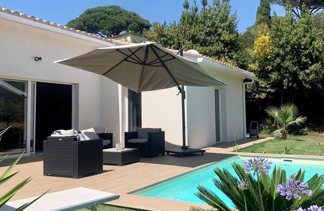 Charming, cosy family villa in quiet location with private pool, near Cannes.