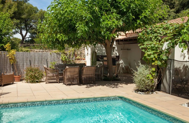Charming cottage in Provence, private pool and garden