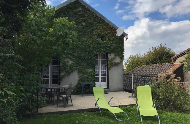 Charming Cottage with Garden, Near Skiing and Outdoor Activities
