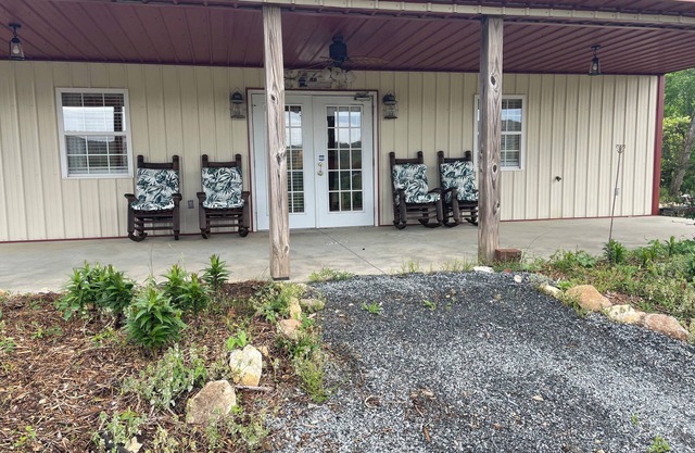 Charming cottage with AC and WiFi in serene Sparta with amazing Mountain View