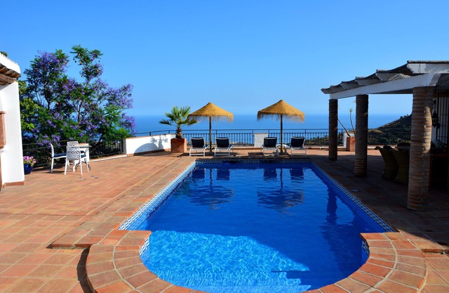 Charming country villa with breathtaking sea views
