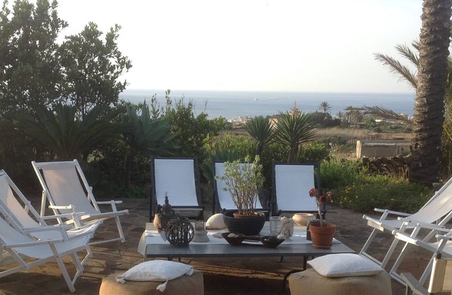 Charming dammuso with spectacular sunsets on Africa