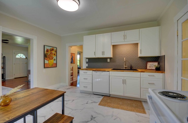 Charming Danville Home: 1/2 Mi to Caesars Virginia