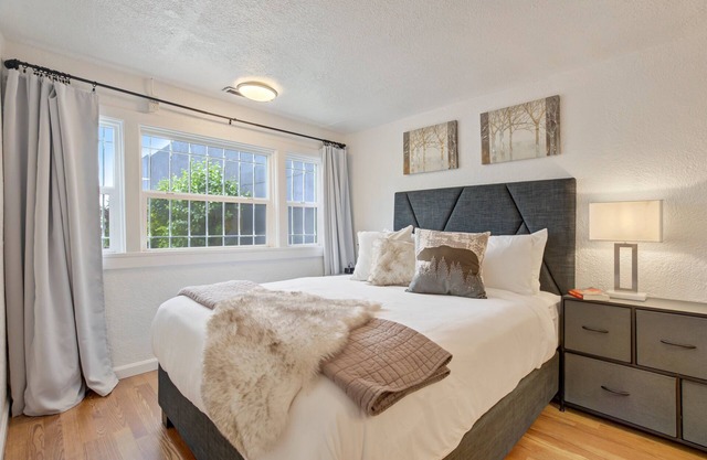 Charming Downtown Cottage | Pet-Friendly | Firepit