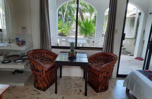 Charming , Economical Studio in wonderful Isla Mujeres with AC, WiFi