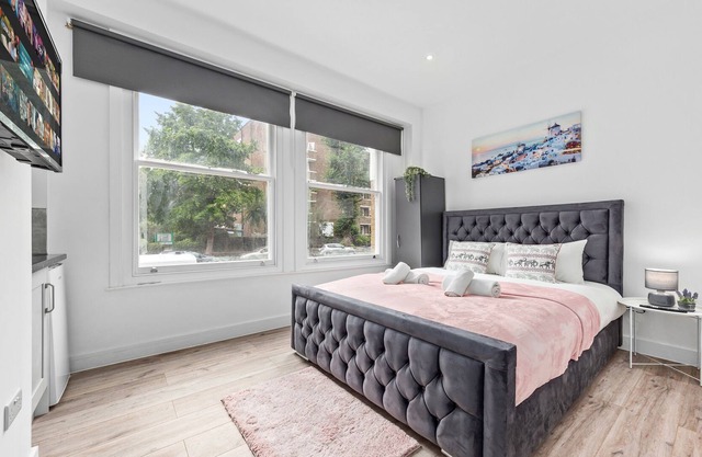 Charming Ensuite Room in Finsbury Park London N19