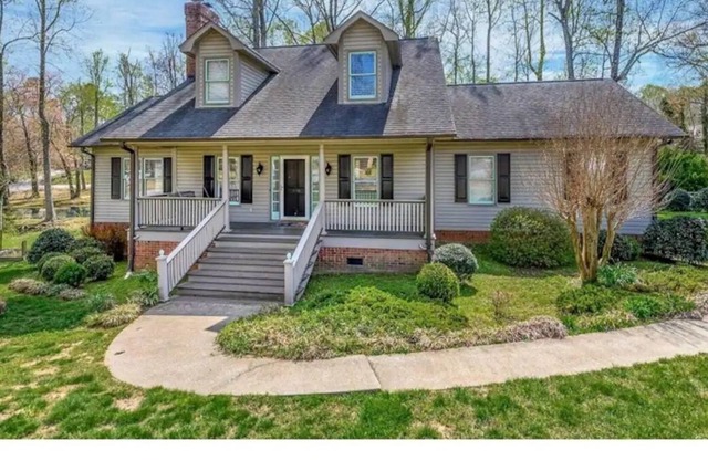 Charming Family and Dog Friendly Home