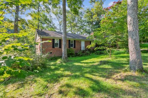 Charming Family Retreat with Scenic Views home