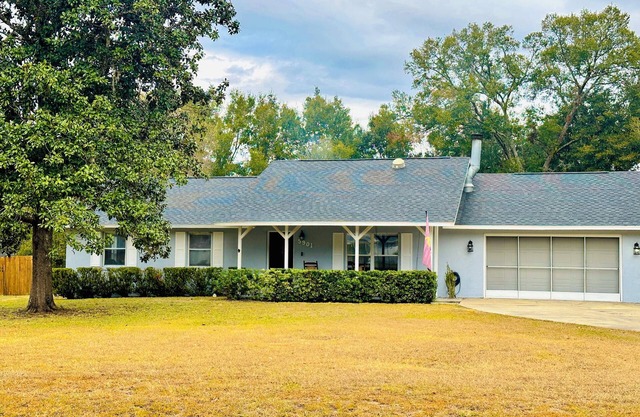 Charming Farmhouse 3-bedroom with WiFi in Ocala